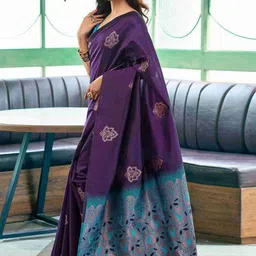 Sanwariya Silk Woven Design Zari Silk Blend Kanjeevaram Saree image 5