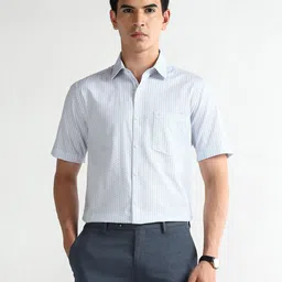 Arrow Geometric Printed Short Sleeves Cotton Formal Shirt image 2