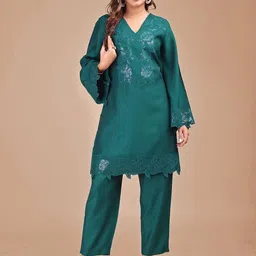 Tikhi Imli Embroidered V-Neck Tunic & Trousers Co-OrdsSet image 4