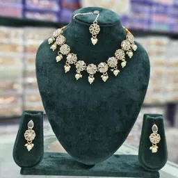 Gyaan Jewels Stone-Studded & Beaded Necklace and Earrings With Maang Tika-picture-13