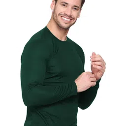 TQH Men Dri-FIT Solid Round Neck T-shirt image 4