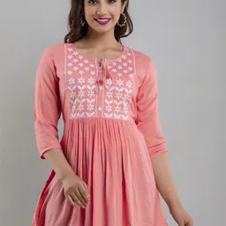 SHALIG Floral Embroidered Top-picture-17