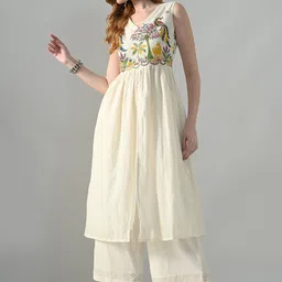 KALINI Women Ethnic Motifs Embroidered Empire Thread Work Pure Cotton Kurta with Palazzos image 3