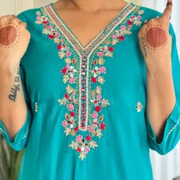 VARNI FABRICS Women Floral Embroidered Kurta with Trousers & Dupatta image 5