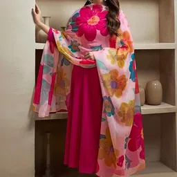 ATOXIC Women Floral Kurta with Trousers & With Dupatta image 5