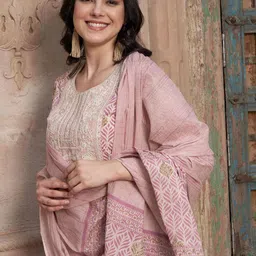BANDIA Women Floral Printed Sequinned Pure Cotton Kurta with Trousers & With Dupatta image 2