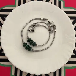 MOHATI Women Set of 2 Brass Silver-Plated Green Stone Artificial Beaded Anklet image 3