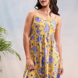 Vishudh Women Floral Printed Sequinned Kurta image 1