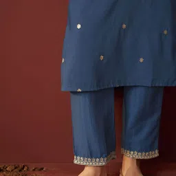 DRESOUL Women Ethnic Motifs Embroidered Thread Work Kurta with Trousers & With Dupatta image 4