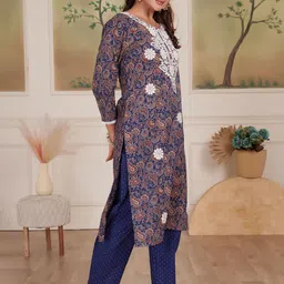 BulBul Women Paisley Embroidered Regular Pure Cotton Kurta with Trousers & Dupatta image 3