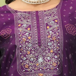 VredeVogel Women Ethnic Motifs Regular Thread Work Kurta with Trousers & With Dupatta image 2