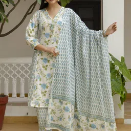 EthniFlair Women Floral Printed Regular Mirror Work Pure Cotton Kurta with Patiala & With Dupatta-image-63