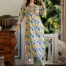 Pjyot by surhi Floral Embroidered Notch Neck Thread Work Pure Cotton Straight Kurta image 2