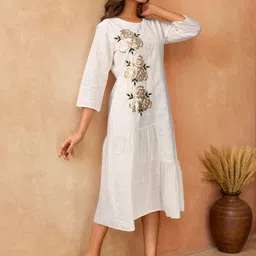 Dora Dori Floral Embroidered A-Line Midi Dress image 4