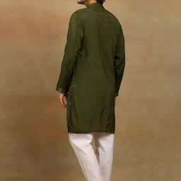 House of Pataudi Men Geometric Printed Festive Straight Kurta image 4