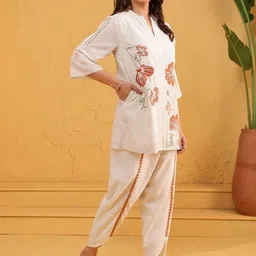 MISRI Embroidered Mandarin Collar Tunic With Trousers image 5