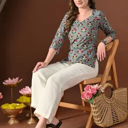 Anouk Rustic Floral Printed V-Neck Pure Cotton Kurti image 5
