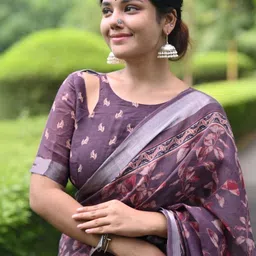 KALINI Floral Zari Fashion Saree image 4