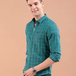 the indian garage co. Men Slim Fit Checkered Spread Collar Casual Shirt image 3