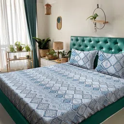 Myntra Elegant Homes White & Blue Floral 400 TC Cotton King Bedsheet Set 2.70 m x 2.70 m-picture-21