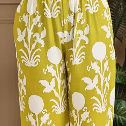 Rajnandini Women Ethnic Motifs Printed Regular Pure Cotton Kurta with Trousers image 5