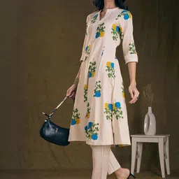 FASHOR Women Floral Printed Regular Kurta with Trousers-image-89