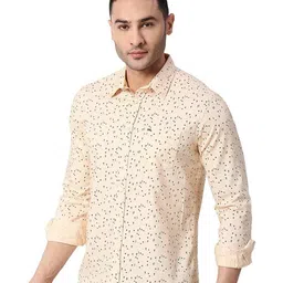 Basics Men Relaxed Fit Spread Collar Floral Printed Cotton Casual Shirt image 3