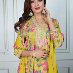 House of Pataudi Women Ethnic Motifs Embroidered Kurta with Trousers & Dupatta image 5