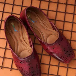 duosoft DOCTOR WALK Women Laser Cuts Lightweight Mojaris Flats image 2