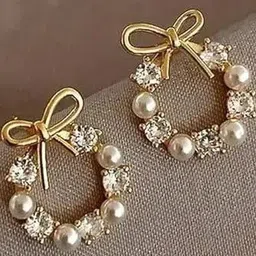 Tosilite Artificial Stones Studded And Beaded Circular Shaped Studs image 2