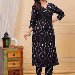 SARAI CREATIONS Bandhani Printed V-Neck Straight Kurta With Trouser image 4