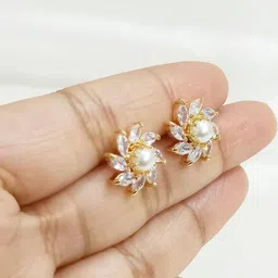 UrbanLuk Floral Studs Earrings image 4