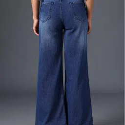 LIMEROAD Women Wide Leg Mid-Rise Light Fade Jeans image 3