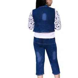 I NAINA DRESSES Girls Printed Round Neck T-shirt With Capris & Waistcoat image 4