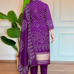 KALINI Women Bandhani Printed Kurta with Trousers & Dupatta image 3