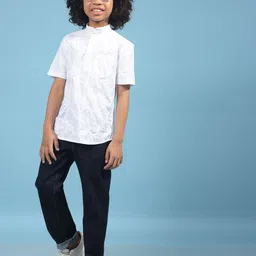 Crimsoune Club Boy Embroidered Mandarin Collar Pathani Kurta image 3