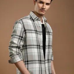 HIGHLANDER Men Opaque Checked Casual Shirt image 5