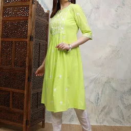 Vishudh Floral Embroidered Three-Quarter Sleeves A-Line Kurta image 2