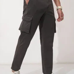 HIGHLANDER Men Tapered Fit Mid-Rise Cotton Cargos Trouser image 3