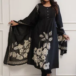 DIVASTRI Women Floral Printed Kurta with Trousers & Dupatta image 2