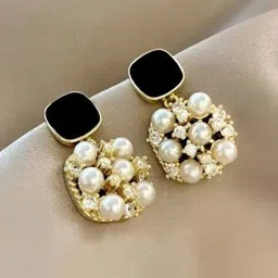 Neze Contemporary Studs Earrings-picture-13