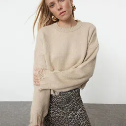 Trendyol Women Round Neck Crop Pullover with Fringed Detail-image-1