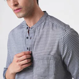 VASTRADO Men Dobby Kurta image 3