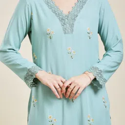 MOKOSH Women Embroidered Regular Thread Work Kurta with Trousers image 4