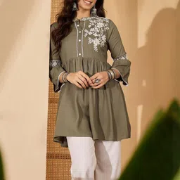 Sangria Embroidered Pure Cotton A-Line Top With Trouser image 3