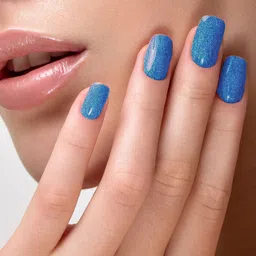 Lakme Glitterati Collection Nail Paint For High Glam, 12ml - Ocean Eyes 120 image 5