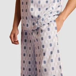 Muvazo Men Geometric Printed Shorts image 3