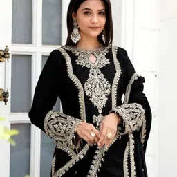 AKSHARAM Floral Embroidered Sequinned Keyhole Neck Straight Kurta With Trousers & Dupatta image 2