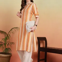 YASH GALLERY Women Printed Crepe Kurta image 3