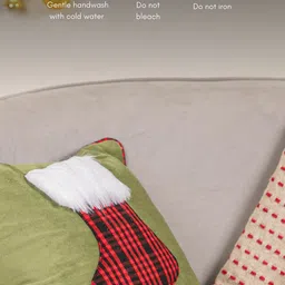 Nestasia Green & Red Geometric Stocking Applique Velvet Square Cushion Cover image 4